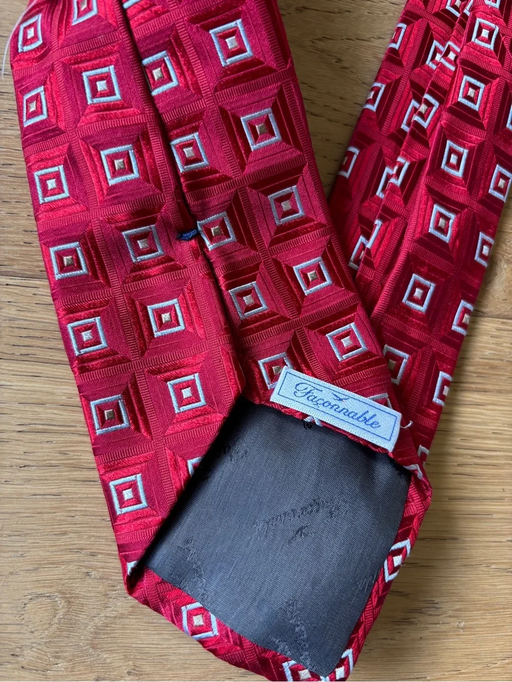 Luxury red red ties salvatore ferragamo, armani, facconable